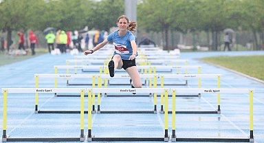 İstanbul'da 19 Mayıs coşkusu atletizm pistine taştı