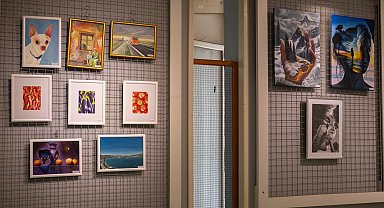 İzmir Bornova'da fırçalardan dökülen hayaller sergileniyor