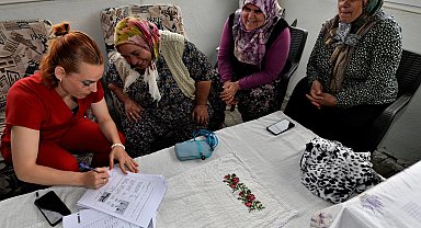 İzmir Bornova'da sağlık eğitimi köylerde