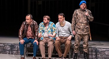 İzmir Büyükşehir'e iki tiyatro ödülü birden