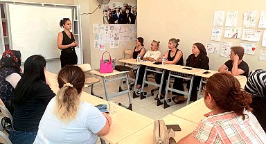 İzmir Çiğli Belediyesi'nden anneler için bilgilendirici seminer