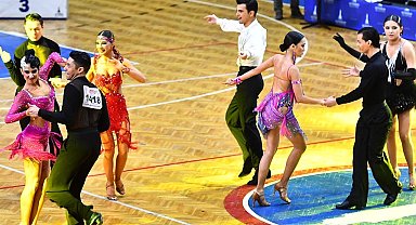 İzmir'de dansçıların kıyasıya rekabeti
