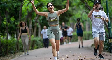 İzmir'de doğaseverler köy okulları için koştu