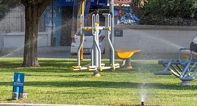 İzmir'in parklarında su kaybına geçit yok