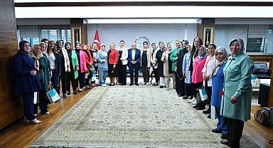 Kayseri Büyükşehir'den kadın muhtarlara Anneler Günü toplantısı