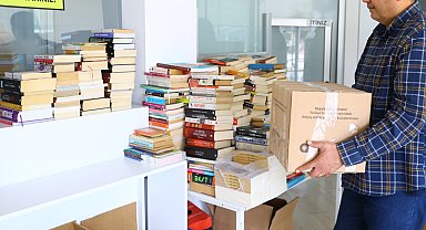 Kitaplar Antalya'dan yola çıkıyor, Türkiye'yi aydınlatıyor