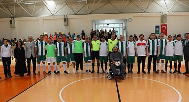 Konya Karatay'da özel öğrenciler futsalda ter döktü