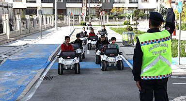 Konya Karatay'da trafik kültürü küçük yaşlarda kazandırılıyor