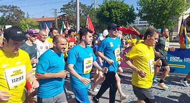 Konya Yarı Maratonu'nda SOBE Vakfı otizme koştu