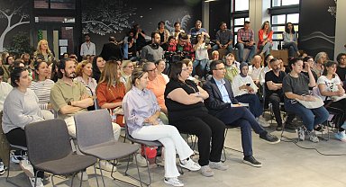 Latife Tekin Bursa Nilüfer'de okurlarıyla buluştu