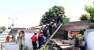 Liseli öğrencilerden nefes kesen tatbikat