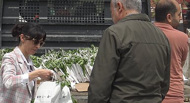Malatya'da vatandaşlara ücretsiz fide dağıttı