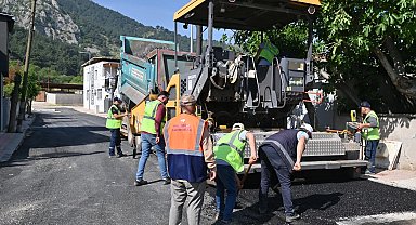 Manisa Büyükşehir'den mahallelerde asfalt atağı