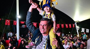 Manisalılar finali Başkan Zeyrek'le izledi