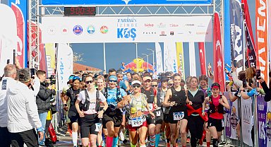 Mudanya'da 19 Mayıs'a özel koşu... 367 sporcu doğa ve tarihin izinde koştu