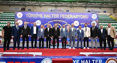Naim süleymanoğlu spor kompleksi'nde halter rüzgarı