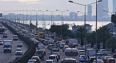 Nisan'da 191 bin 983 taşıt trafiğe katıldı... Toplam taşıt sayısı 32 milyona yaklaştı