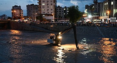 Osmaniye Kadirli'de sel felaketi... Bakan Yerlikaya son durumu paylaştı