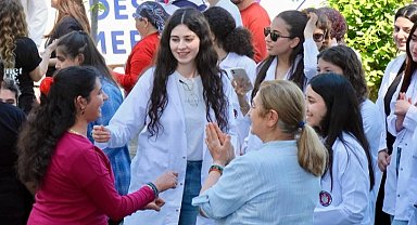 Otist çocuklara Adanalı öğrencilerden yardım eli