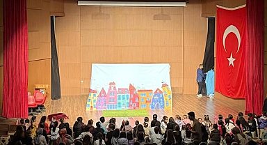 Sakarya'da çocuklar şenlikte gönüllerince eğlendi