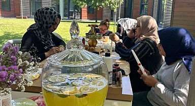 Sakarya'da Engelsiz Hobi Atölyelerinde annelere renkli mola