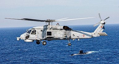 SH-70 helikopteri denize acil iniş yaptı!