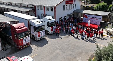 Suriye'ye 3 tır insani yardım malzemesi gitti