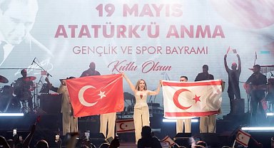 Ziynet Sali'den Kıbrıs'ta coşkulu bayram kutlaması