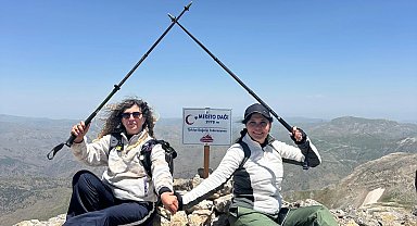 30 dağcıdan Mereto Dağı'na sezonun ilk zirve tırmanışı