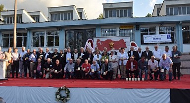 57 Yıllık eğitim çınarında duygusal buluşma