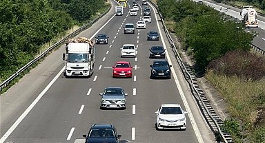 Anadolu Otoyolu'nda bayram trafiği başladı