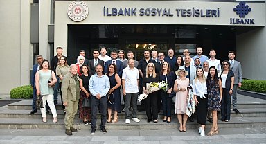 Ankara Üniversitesi'nden mezuniyet coşkusu