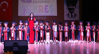 Antalya'da Kumlucalı miniklerden mezuniyet kutlaması