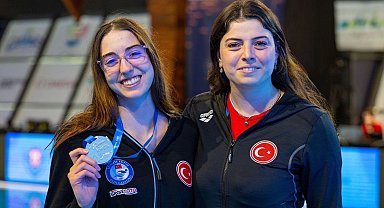 Artistik yüzmede tarihi başarı