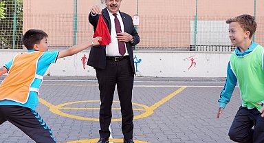 Bakan Tekin'den karne öncesi öğrencilere moral ziyareti