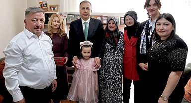 Bakan Yerlikaya'dan Konya'da şehit ailesine ziyaret