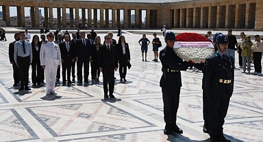 BALKANTÜRDİAS'dan Anıtkabir'e Ziyaret