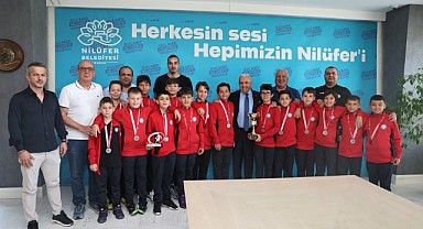 Başkan Şadi Özdemir başarılı sporcuları ağırladı