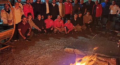 Başkan Sezer'den Kırkpınar pehlivanlarına moral ziyareti