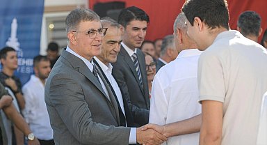 Başkan Tugay İZSU çalışanlarıyla bayramlaştı