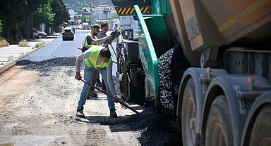 Bornova'da gece-gündüz süren kapsamlı yenileme atağı