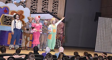 Bursa Devlet Tiyatrosu'nun "Harikalar Mutfağı" Karacabey'de