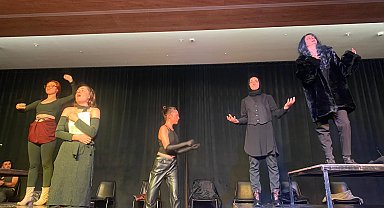 Bursa Osmangazi Tiyatro Okulu'ndan 'Tersine Dünya'