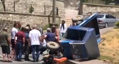 Düzce Akçakoca'da pat pat devrildi: 1 kişi yaralandı