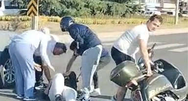 Düzce'de motosiklet sürücüsü yola savruldu