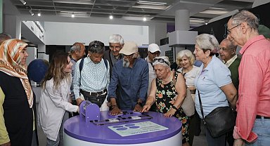 Emeklilerden Mercan Bilim Merkezi'ne tam not