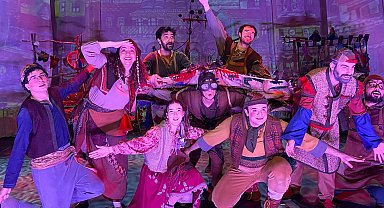 Gaziantep Şehir Tiyatrosu'na "Yılın Tiyatro Ekibi" ödülü