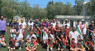 Geleneksel "Babalar Günü" maçında minikler galip geldi