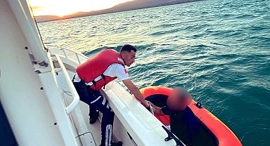 Genç turist İznik Gölü'nde mahsur kaldı!