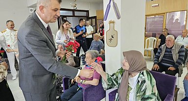 Gölcük protokolünden huzurevi sakinlerine sürpriz ziyaret